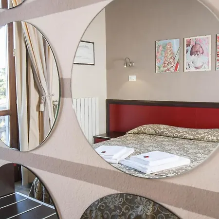 Romantica ゲストハウス 3*